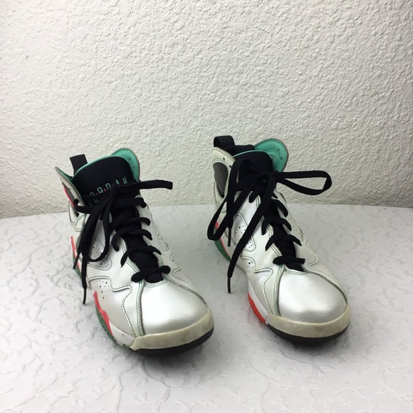 Nike Air Jordan Size 6 Youth Retro Basketball 705417-138 White Verde Sneakers. - Picture 3 of 11